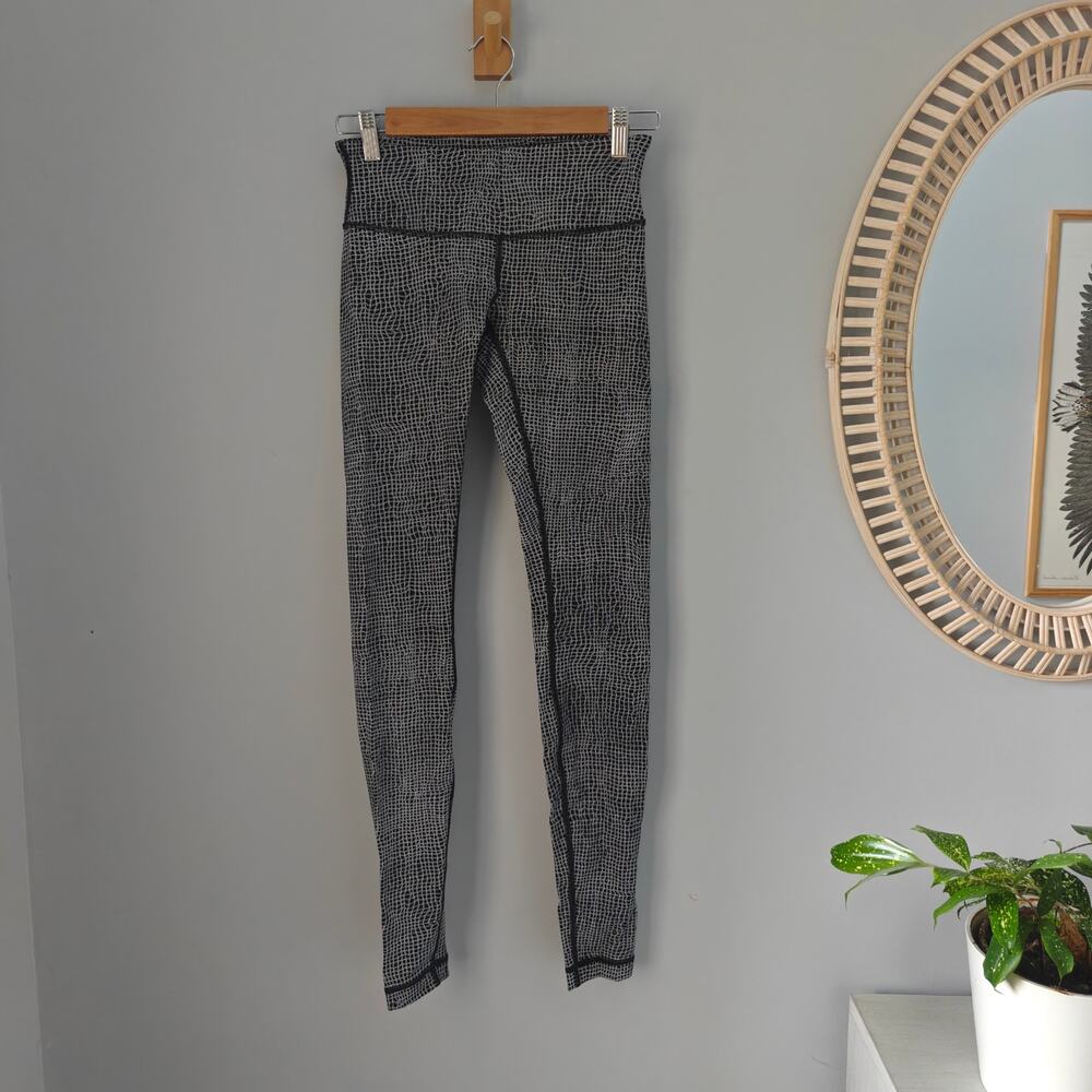 Lululemon Wunder Under Pant III Fall Net Black White Leggings Size 4